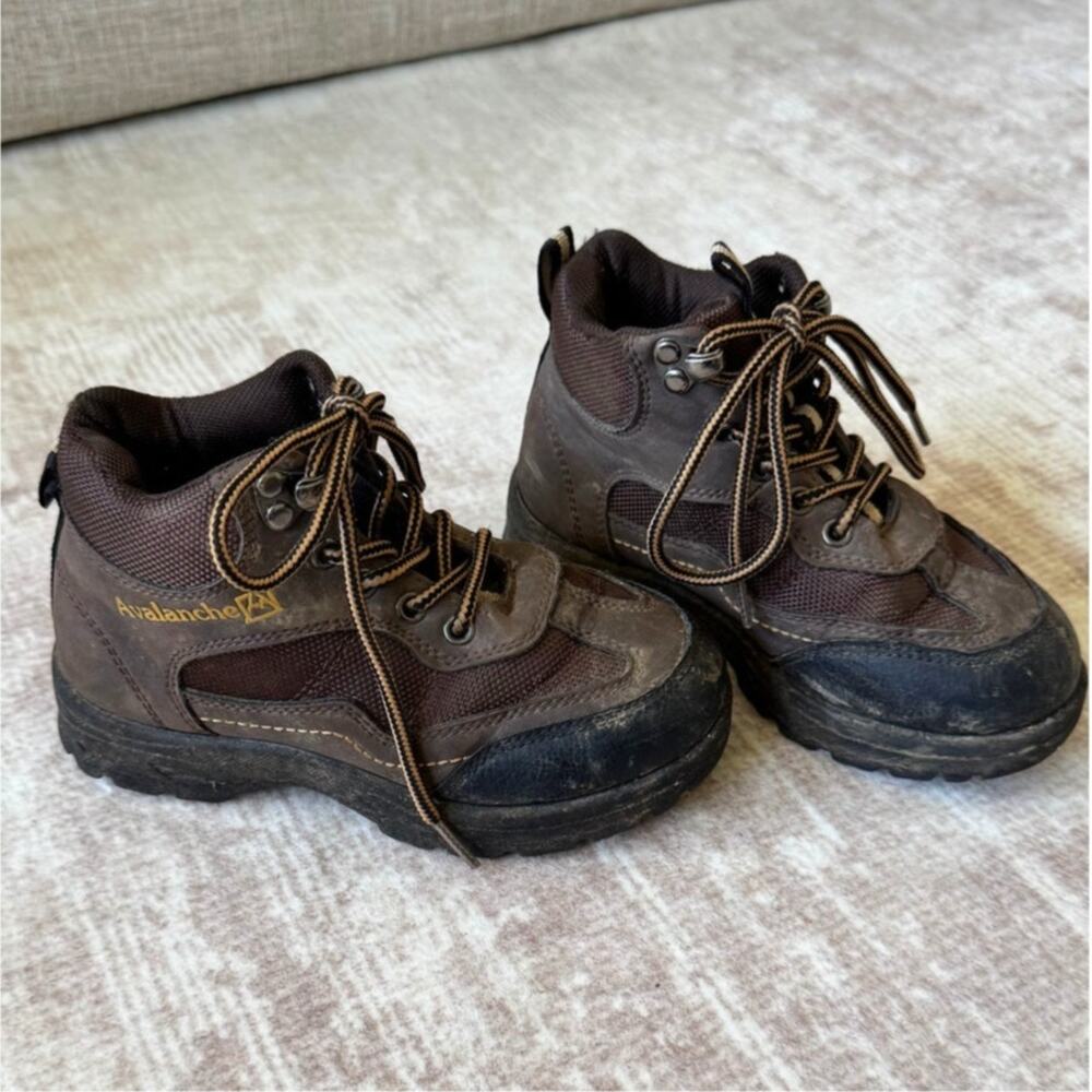 Avalanche Kids Size 11 Brown High Top Trail Hiking Boots Work Boots Rugged